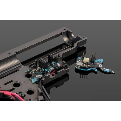 TITAN II Bluetooth Expert for V2 GB AEG - (Rear Wired)