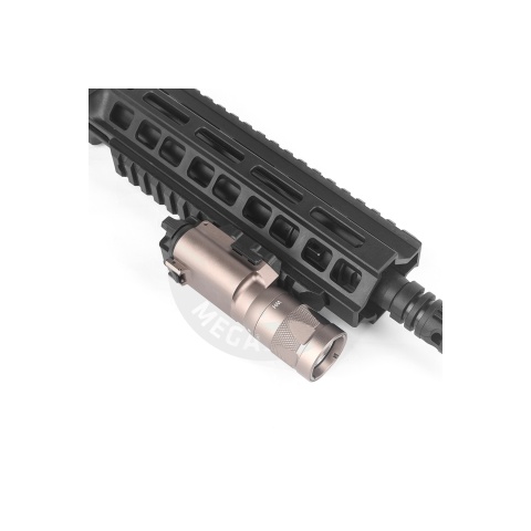 Night Evolution X300U Tactical Pistol Light - DARK EARTH