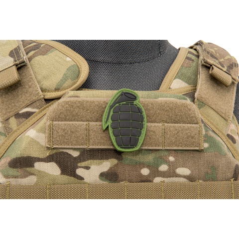 Grenade w/ Green Background PVC Patch (Color: Black)