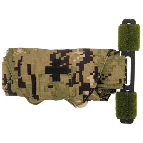 Lancer Tactical Airsoft QH Application Tourniquet Prop - WOODLAND DIGITAL
