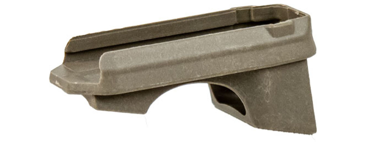 Magazine Baseplates for Standard M4 Magazine (Color: Dark Earth) - Click Image to Close