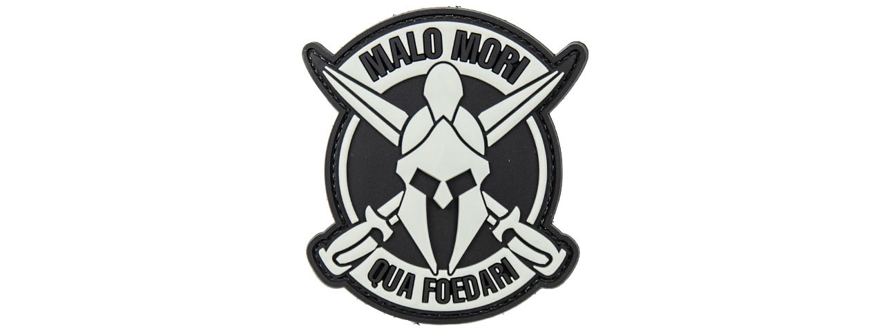"Malo Mori Qua Foedari" PVC Morale Patch (Color: Black) - Click Image to Close