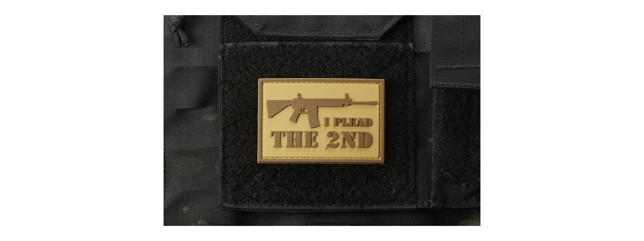"I Plead the 2nd" PVC Morale Patch (Color: Coyote Tan) - Click Image to Close