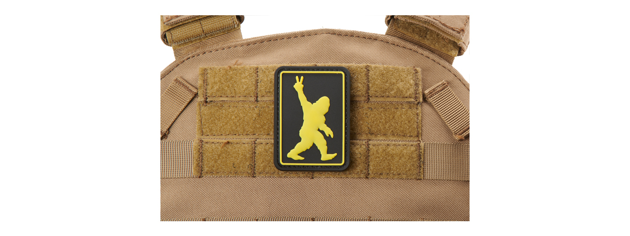 "Oh Yeah, Big Foot" PVC Morale Patch (Color: Black) - Click Image to Close