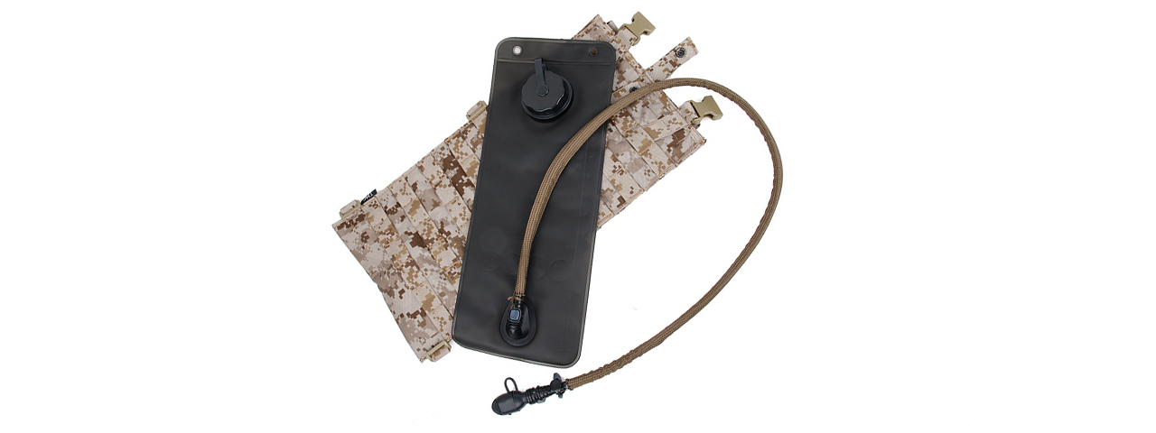 T1081-DD EG STYLE 2L HYDRATION POUCH (DESERT DIGITAL) - Click Image to Close