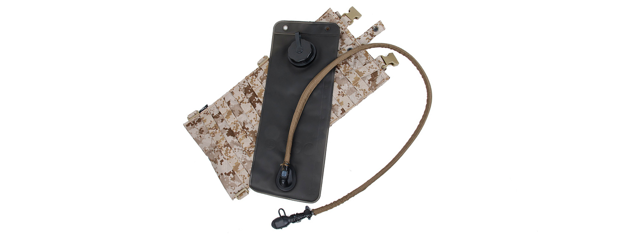 T1081-DD EG STYLE 2L HYDRATION POUCH (DESERT DIGITAL)