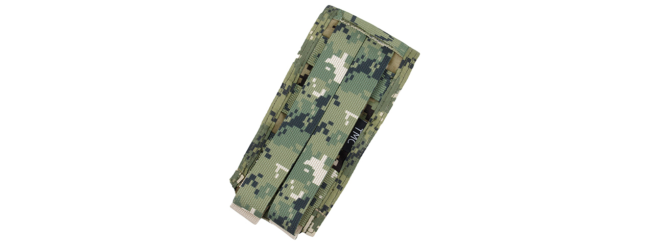 T2343-WD C SINGLE M4 VERTICAL POUCH (WOODLAND DIGITAL)