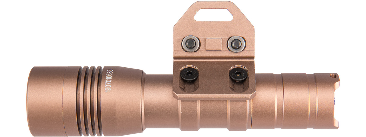 Opsmen FAST502K WeaponLight 800-Lumen Flashlight for KeyMod (TAN)