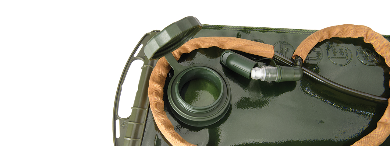 G-Force Hydration Bladder with Molle Sleeve (Camo) - Click Image to Close