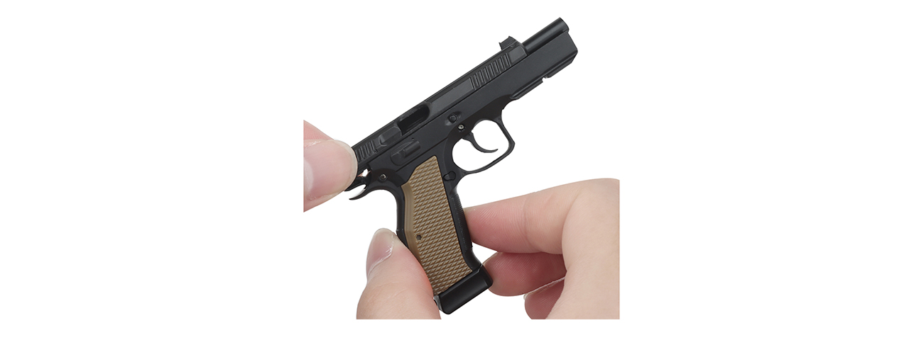 Tactical Detachable Mini Pistol Keychain (Color: Black) - Click Image to Close