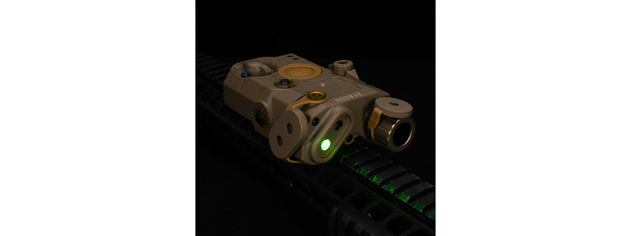 ACW Dummy LA-5C PEQ15 Box with Green Laser - Dark Earth - Click Image to Close