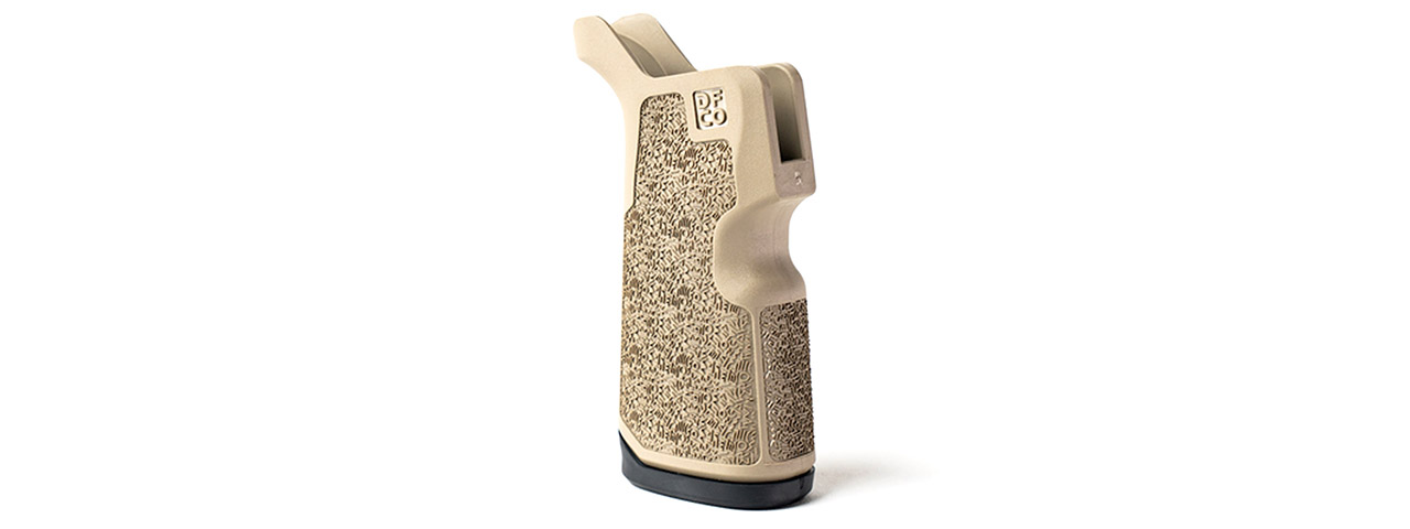 Die Free Kung Fu AR15/M4 12 Degree Angle Ergonomic Nylon Rifle Grip - (FDE) Die Free Kung Fu AR15/M4 12 Degree Angle Ergonomic Nylon Rifle Grip - (FDE)